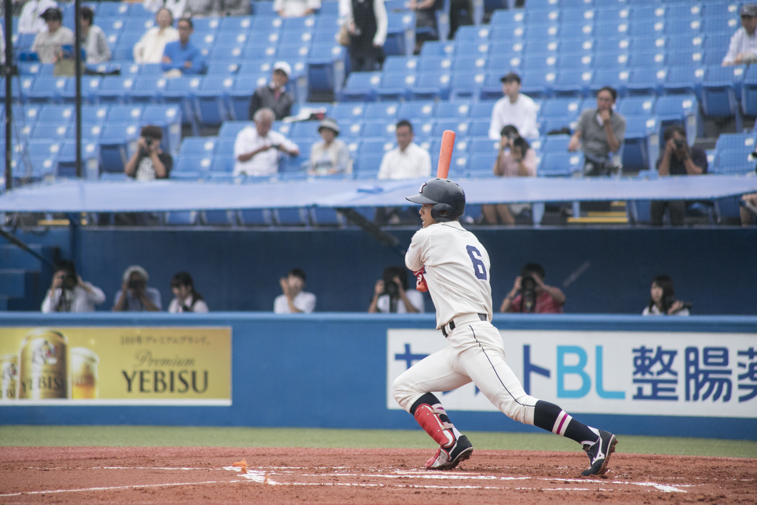 1回表に安打を放つ山崎君