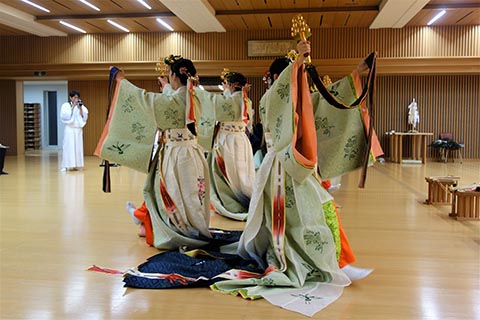 2902神道学専攻科舞奉納03
